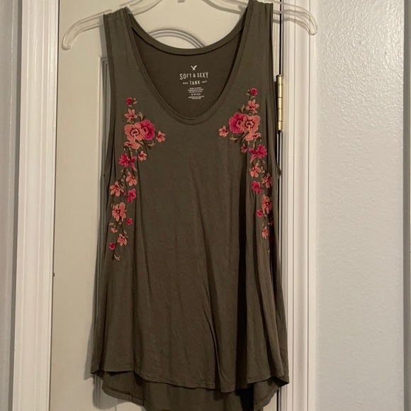 American Eagle soft and Sexy Olive green flowers - Picture 1 of 4